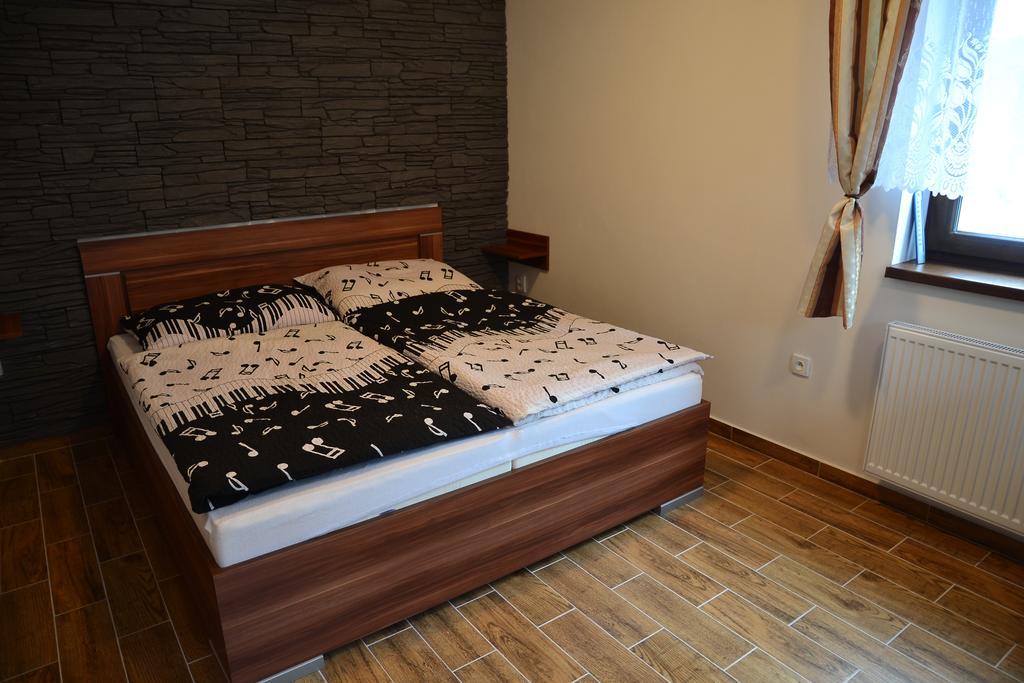 Apartmány Nad řekou Svoboda nad Úpou Esterno foto